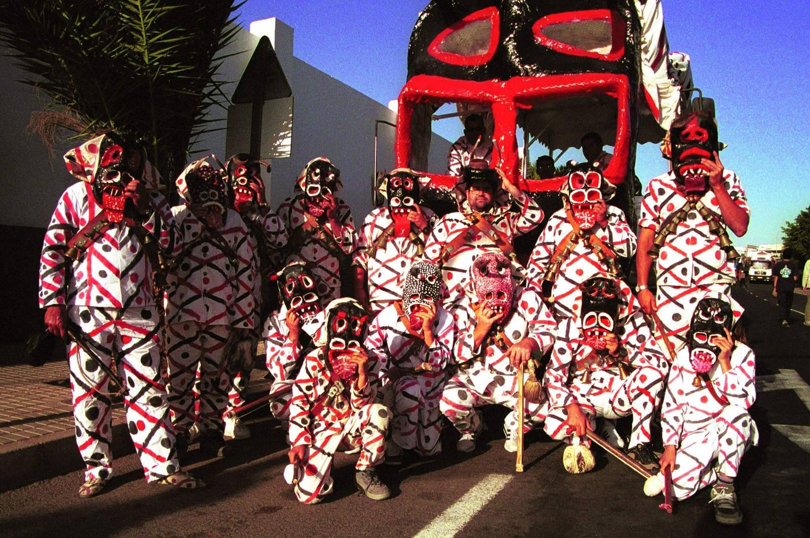 Diabletes de Teguise - Gruppe mit Stierkopfmasken