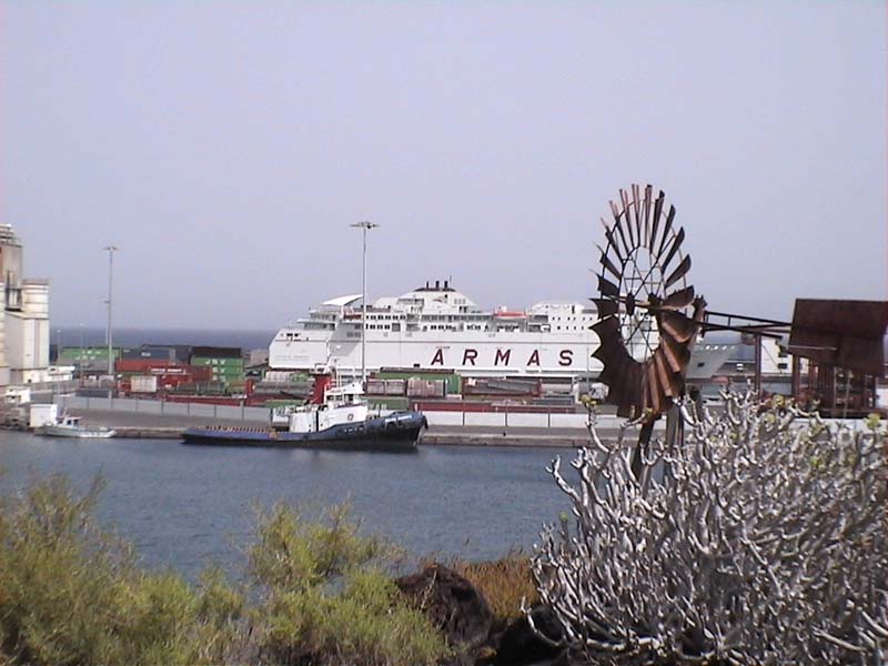 Alte Windmühle am Hafen