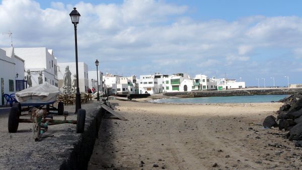 Kaimauer Caleta de Famara von Hihawai - Klick fr Bildrechte