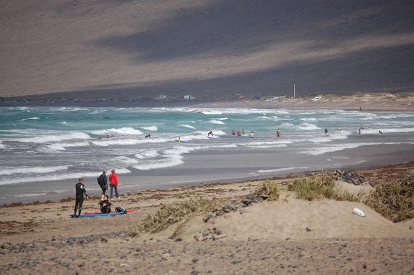 Mächtig was los: Surfen am Strand von Famara