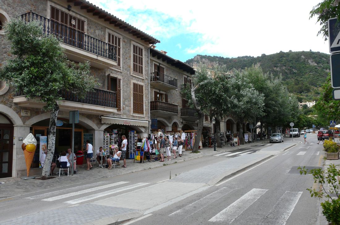 Hauptstraße von Valldemossa