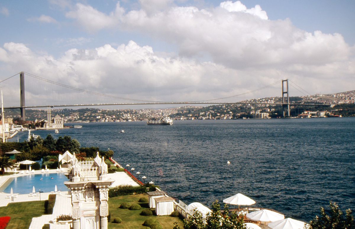 Die große Bosporusbrücke in Istanbul