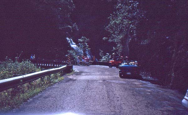 Straße nach Hana: Dunkel am hellichten Tag