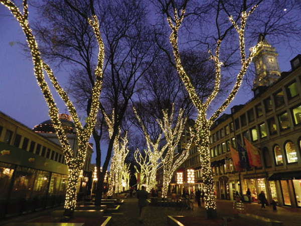 Weihnachtsbeleuchtung im Faneuil Hall Marketplace