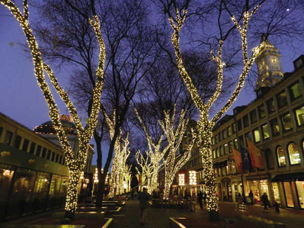 Weihnachtsbeleuchtung im Faneuil Hall Marketplace