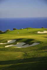 Das Golfer-Resort InterContinental Aphrodite Hills liegt auf einer Anhöhe in der Nähe des Aphrodite-Felsens, umgeben von spektakulärer Landschaft von TUI Deutschland